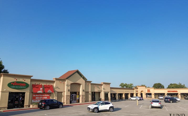 Pictures of Retail property located at 10118 Maple St, Omaha, NE 68134 for lease - image #1