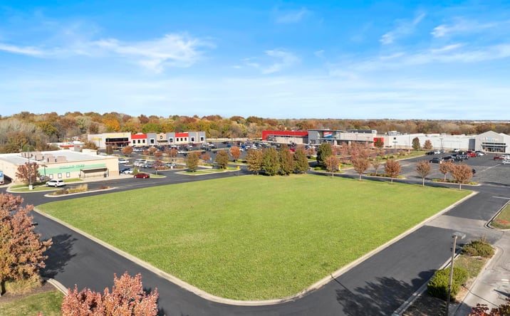 Pictures of Land property located at 500 NE Barry Rd, Kansas City, MO 64155 for lease - image #1