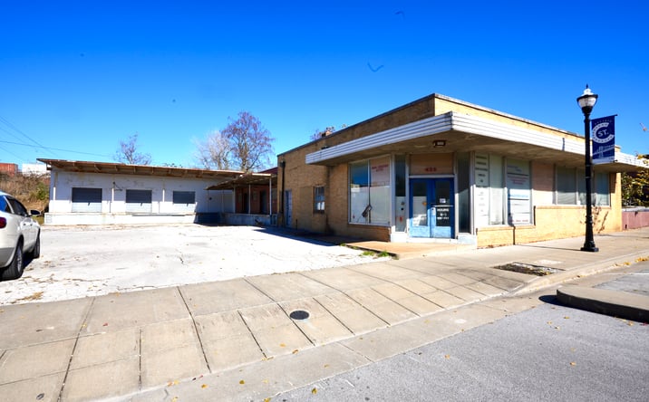 Pictures of Retail, Industrial property located at 425 W Commercial St, Springfield, MO 65803 for lease - image #1