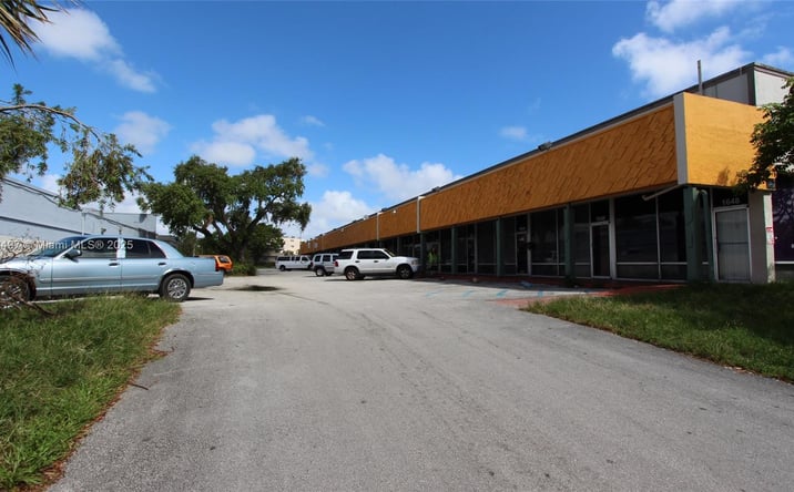 Pictures of Retail, Office property located at 1620 NE 148 St # 1626, North Miami, FL 33181 for lease - image #1
