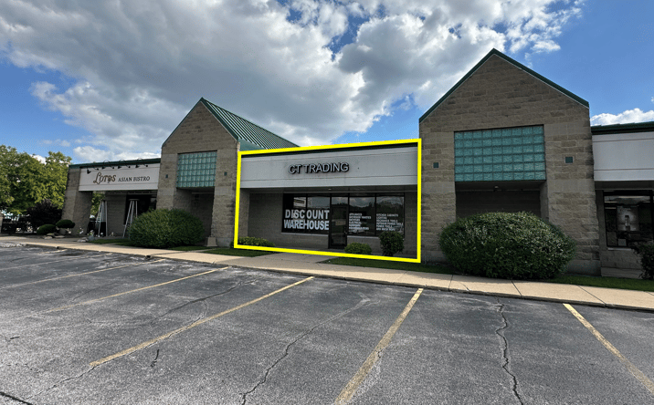 Pictures of Retail property located at 587 E 53rd St, Davenport, IA 52807 for lease - image #1
