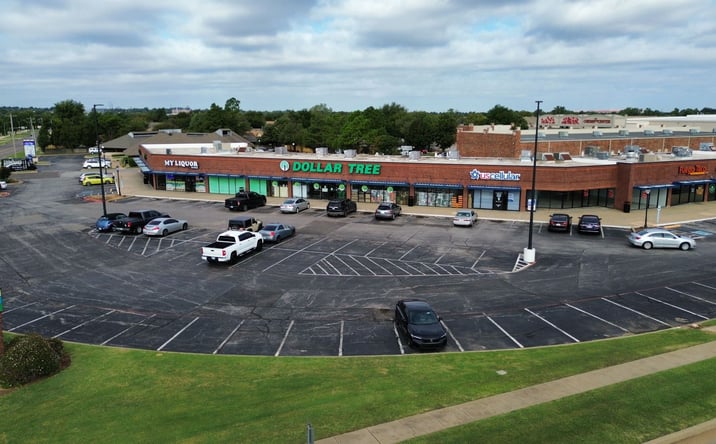 Pictures of Retail property located at 101 N Douglas Blvd, Midwest City, OK 73130 for lease - image #1