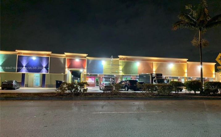 Pictures of Retail property located at 5829 W Hallandale Beach Blvd # 5823B, West Park, FL 33023 for lease - image #1