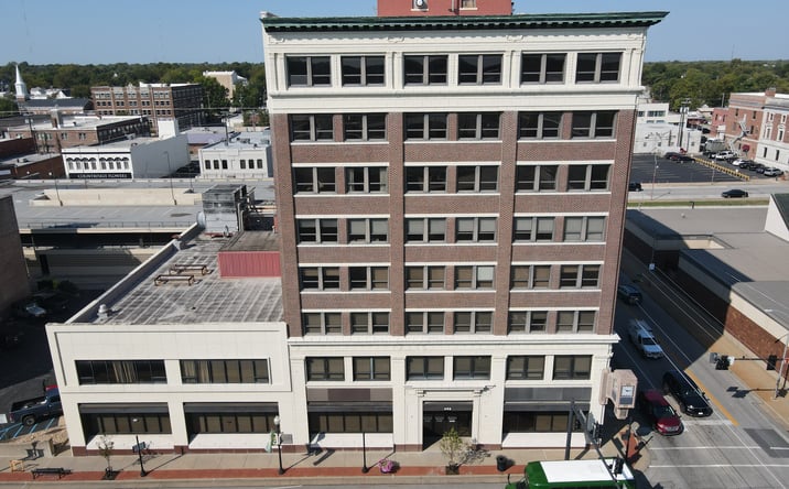 Pictures of Retail, Office, Restaurant property located at 402 S Main St, Joplin, MO 64801 for lease - image #1