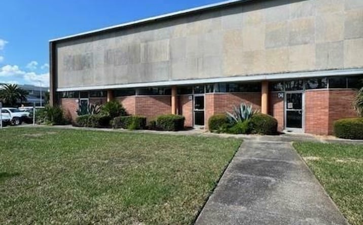 Pictures of Office property located at 2601 Parkwood Dr, Brunswick, GA 31520 for lease - image #1