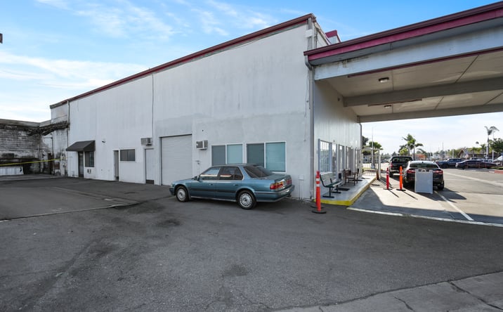 Pictures of Retail, Industrial, Special Purpose property located at 19232 Beach Blvd, Huntington Beach, CA 92648 for lease - image #1