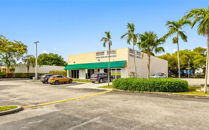 Pictures of Retail, Office property located at 2415 Stirling Rd, Fort Lauderdale, FL 33312 for lease - image #1