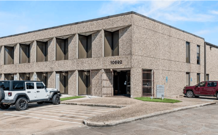 Pictures of Office property located at 10692 Haddington Dr, Houston, TX 77043 for lease - image #1