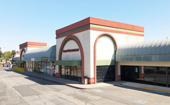 Pictures of Retail, Restaurant property located at 5988 Newpark Mall Rd, Newark, CA 94560 for lease - image #1