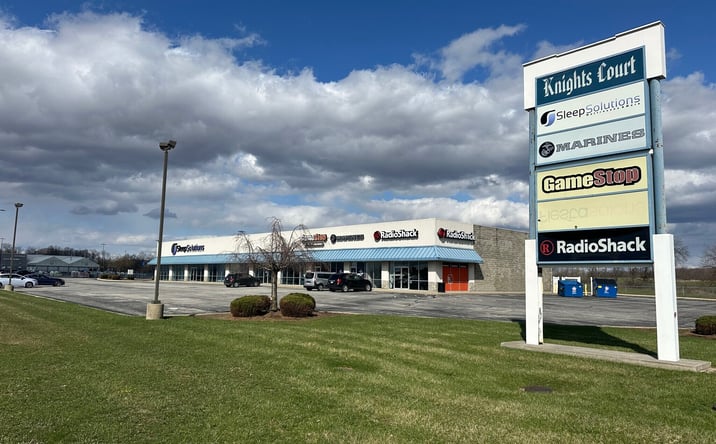 Pictures of Retail, Office, Restaurant property located at 2513 E North St, Kendallville, IN 46755 for lease - image #1