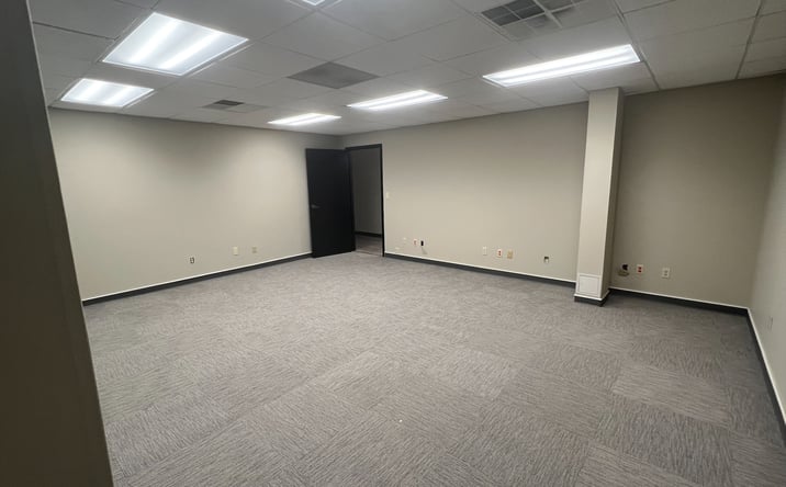 Pictures of Office property located at 117 N 10th St, Mount Vernon, IL 62864 for lease - image #1