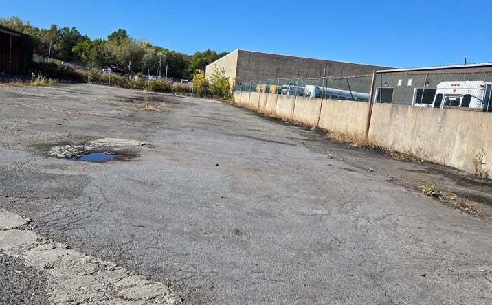 Pictures of Land property located at 126 Industrial Loop E, STATEN ISLAND, NY 10309 for lease - image #1