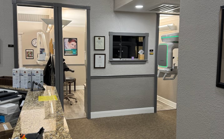 Pictures of Office property located at 2095 W Main St, League City, TX 77573 for lease - image #1