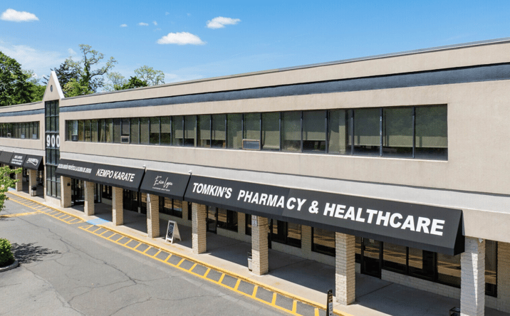 Pictures of Retail property located at 900 Wheeler Rd, Hauppauge, NY 11788 for lease - image #1