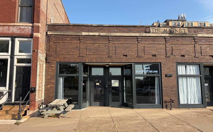 Pictures of Retail, Industrial, Office property located at 520 W 2ND Street, Davenport, IA 52801 for lease - image #1