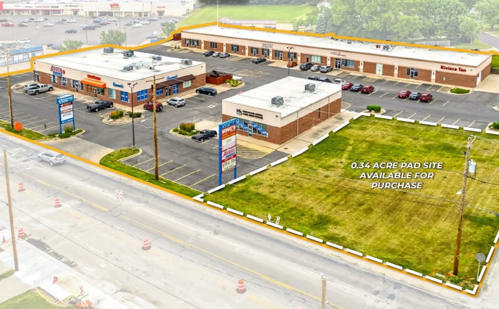 Pictures of Land property located at 2139 Court St, Pekin, IL 61554 for lease - image #1