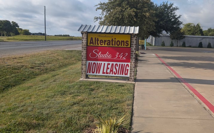 Pictures of Office property located at 431 TX-342, Red Oak, TX 75154 for lease - image #1