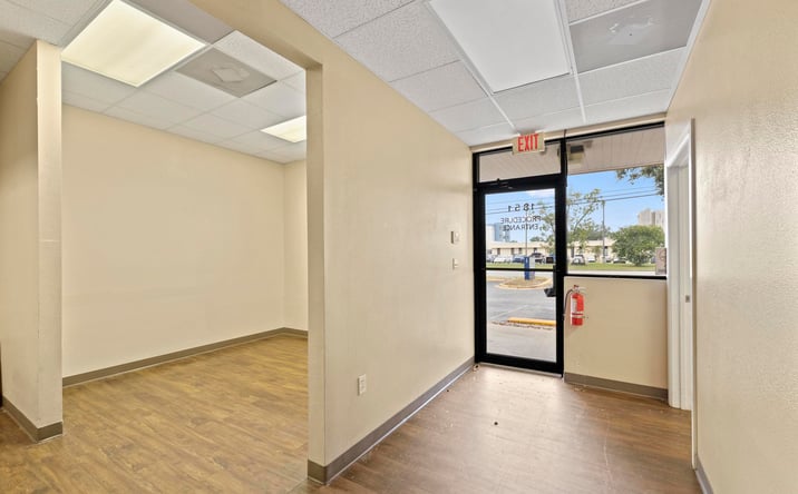 Pictures of Office property located at 1851 St Mary Ave, Pensacola, FL 32501 for lease - image #1