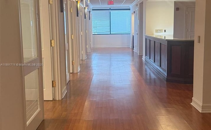Pictures of Office property located at 310, Miami Beach, FL 33140 for lease - image #1