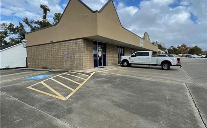 Pictures of Special Purpose property located at 3109 Common Street 106 #3, Lake Charles, LA 70601 for lease - image #1