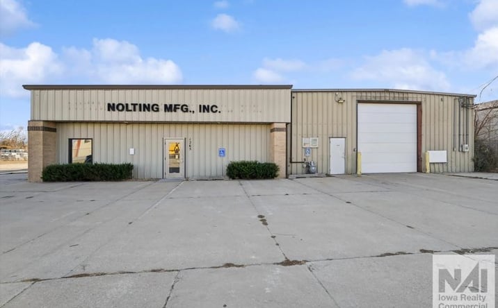 Pictures of Industrial property located at 1265 Hawkeye Dr, Hiawatha, IA 52233 for lease - image #1