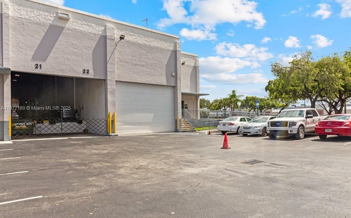 Pictures of Industrial property located at 1700 NW 82nd Ave # 1800, Doral, FL 33126 for lease - image #1