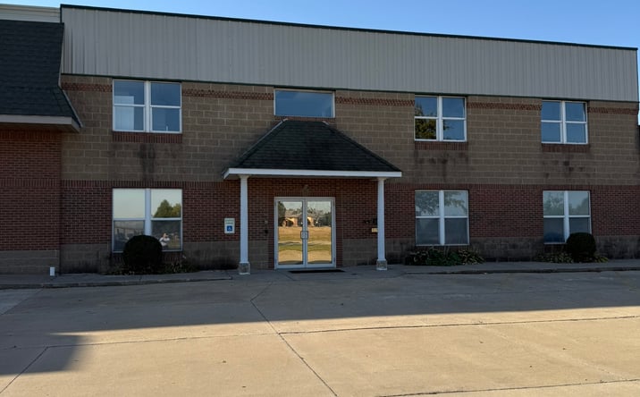 Pictures of Office property located at 923 Detroit Ct, Morton, IL 61550 for lease - image #1