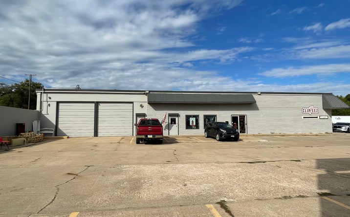 Pictures of Retail, Office, Industrial property located at 3030 NW Topeka Blvd, Topeka, KS 66617 for lease - image #1