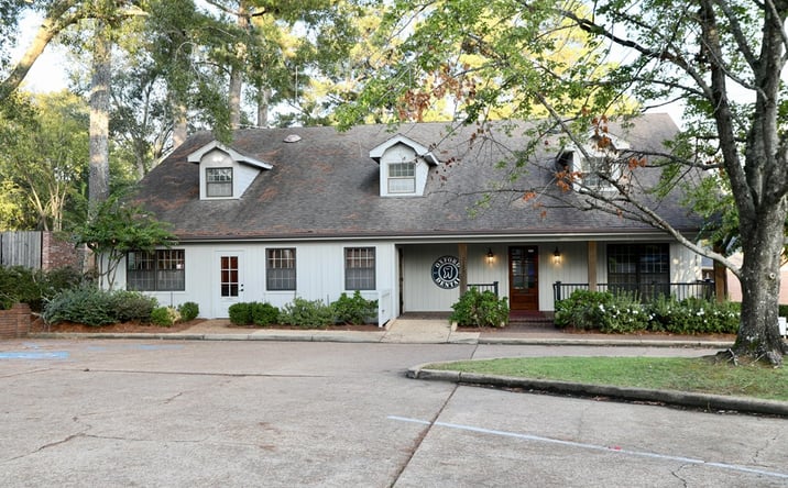 Pictures of Office property located at 2155 S Lamar Blvd, Oxford, MS 38655 for lease - image #1