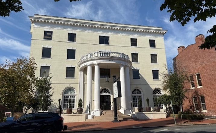 Pictures of Office property located at 904 Princess Anne St, Fredericksburg, VA 22401 for lease - image #1