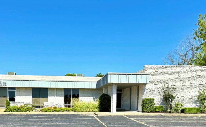 Pictures of Office property located at 2251 E Skelly Dr, Tulsa, OK 74105 for lease - image #1