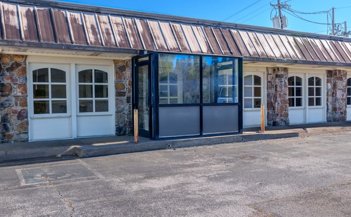Pictures of Office property located at 235 Azalea Dr, Florence, AL 35630 for lease - image #1