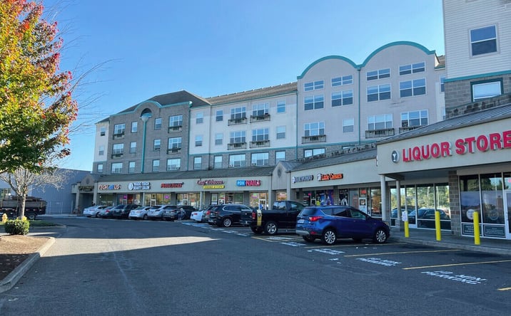 Pictures of Retail property located at 11980-11982 NE Glisan St, Portland, OR 97220 for lease - image #1