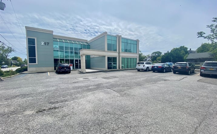 Pictures of Office property located at 217 Merrick Road 101, Babylon, NY 11701 for lease - image #1