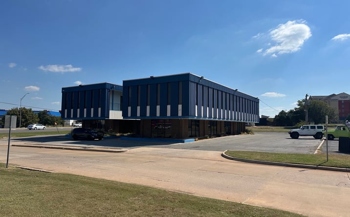 Pictures of Retail, Office property located at 5770 Northwest Expy, Warr Acres, OK 73132 for lease - image #1