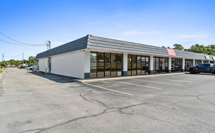 Pictures of Retail property located at 1209 Airport Rd, Destin, FL 32541 for lease - image #1