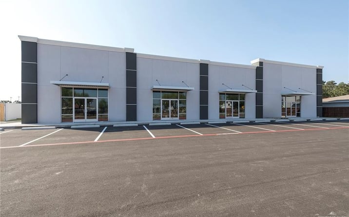 Pictures of Retail property located at 302 E 2 Mile Line Road # 2, Mission, TX 78552 for lease - image #1