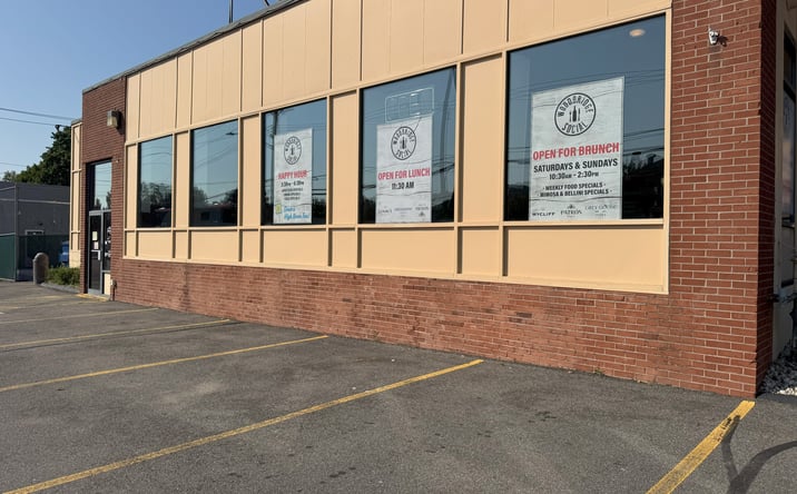 Pictures of Restaurant property located at 12 Selden St, Woodbridge, CT 06525 for lease - image #1