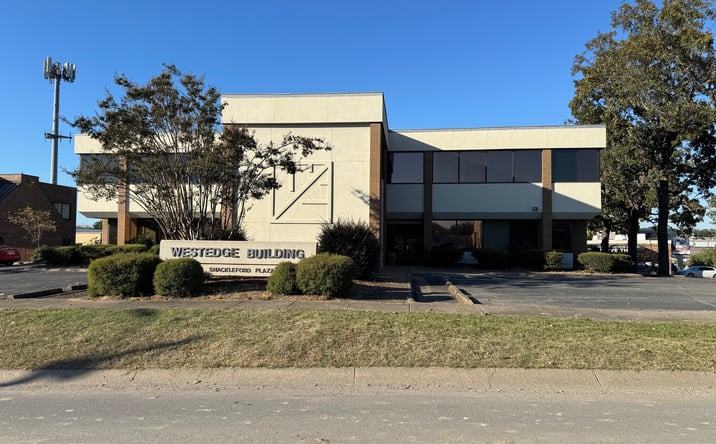 Pictures of Office property located at 4 Shackleford Plaza, Little Rock, AR 72211 for lease - image #1