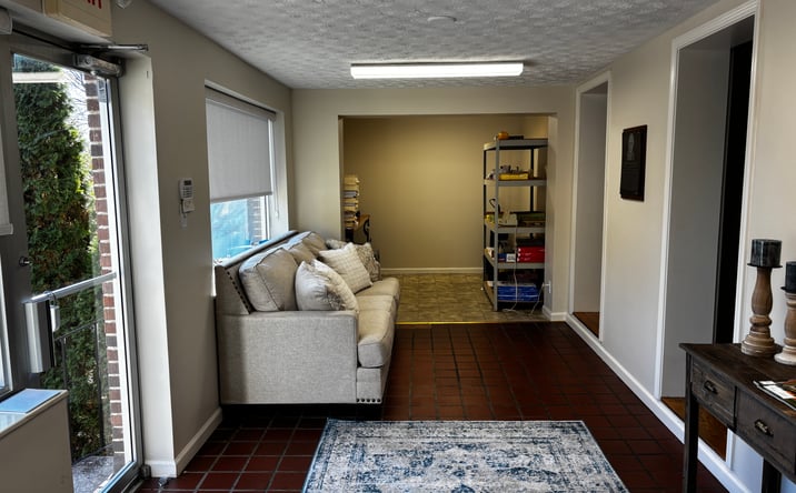 Pictures of Office property located at 908 W Broadway Ave, Maryville, TN 37801 for lease - image #1