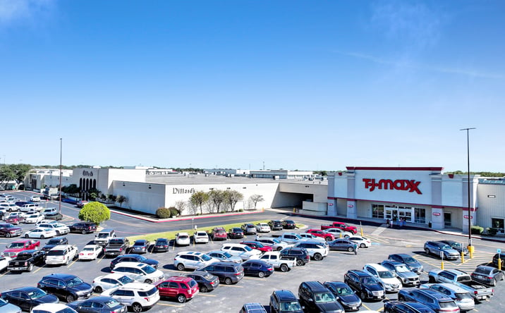Pictures of Retail property located at 3100 FM 365, Port Arthur, TX 77642 for lease - image #1