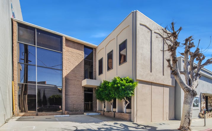 Pictures of Industrial property located at 2216 S Barrington Ave, Los Angeles, CA 90064 for lease - image #1