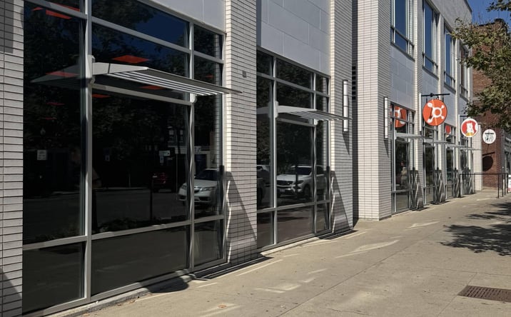 Pictures of Retail property located at 977 N High St, Columbus, OH 43201 for lease - image #1