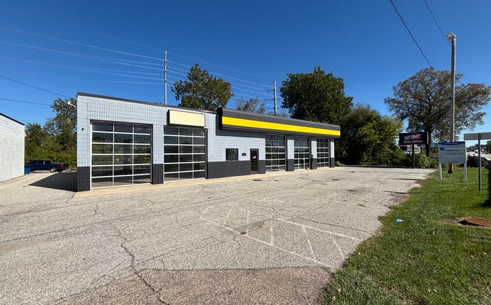 Pictures of Retail, Office, Restaurant property located at 3526 S Main St, Elkhart, IN 46517 for lease - image #1