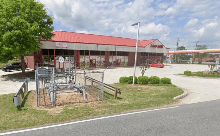 Pictures of Retail property located at 125 E Midland Ave, Winder, GA 30680 for lease - image #1