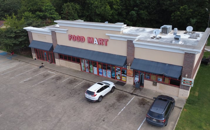 Pictures of Retail property located at 2450 Lakeshore Dr, Shreveport, LA 71103 for lease - image #1