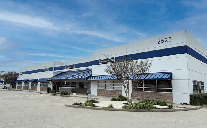 Pictures of Industrial property located at 2515 Tarpley Rd, Carrollton, TX 75006 for lease - image #1