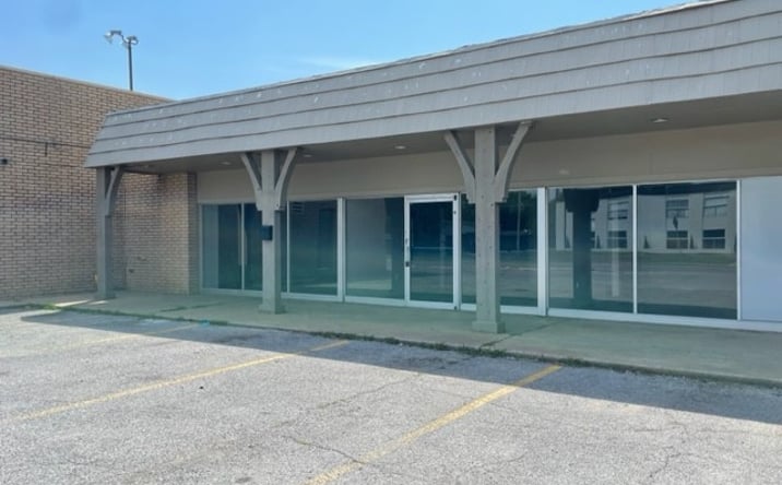 Pictures of Retail, Office property located at 2811 Dorchester Dr, Oklahoma City, OK 73120 for lease - image #1