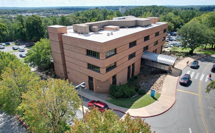 Pictures of Office property located at 1 St Vincent Cir, Little Rock, AR 72205 for lease - image #1