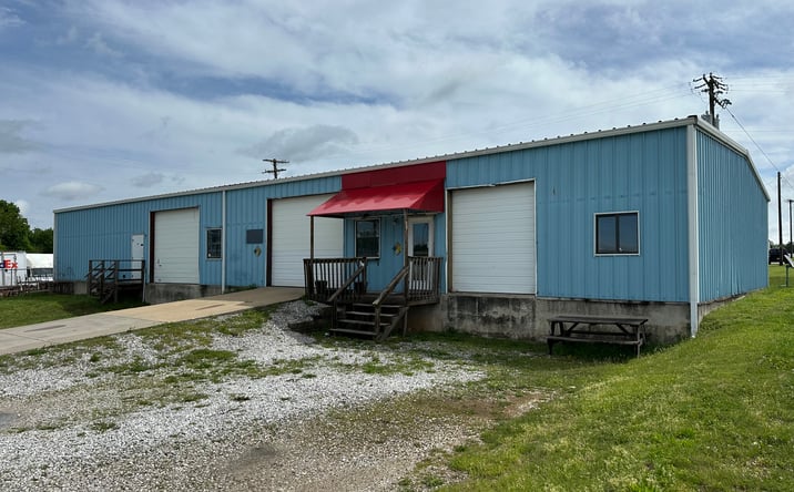 Pictures of Office, Industrial property located at 853 W Enterprise Ln, Nixa, MO 65714 for lease - image #1